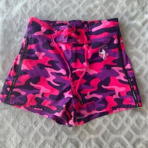Men's Purple & Pink Camo Swim Trunks - Tucan 3” small